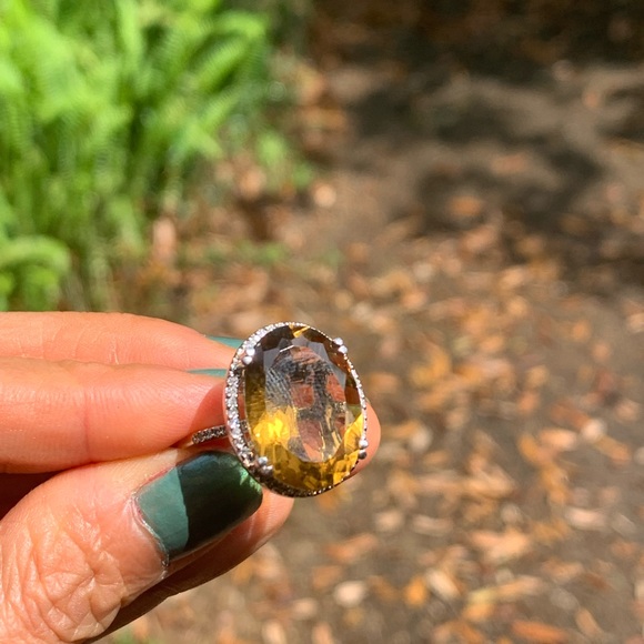 14K White Gold with 8ct Citrine and Diamonds Ring - Picture 1 of 4